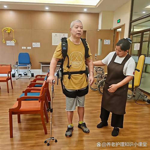 每月40元租个养老机器人？2025版上海康复辅具社区租赁目录深度解读